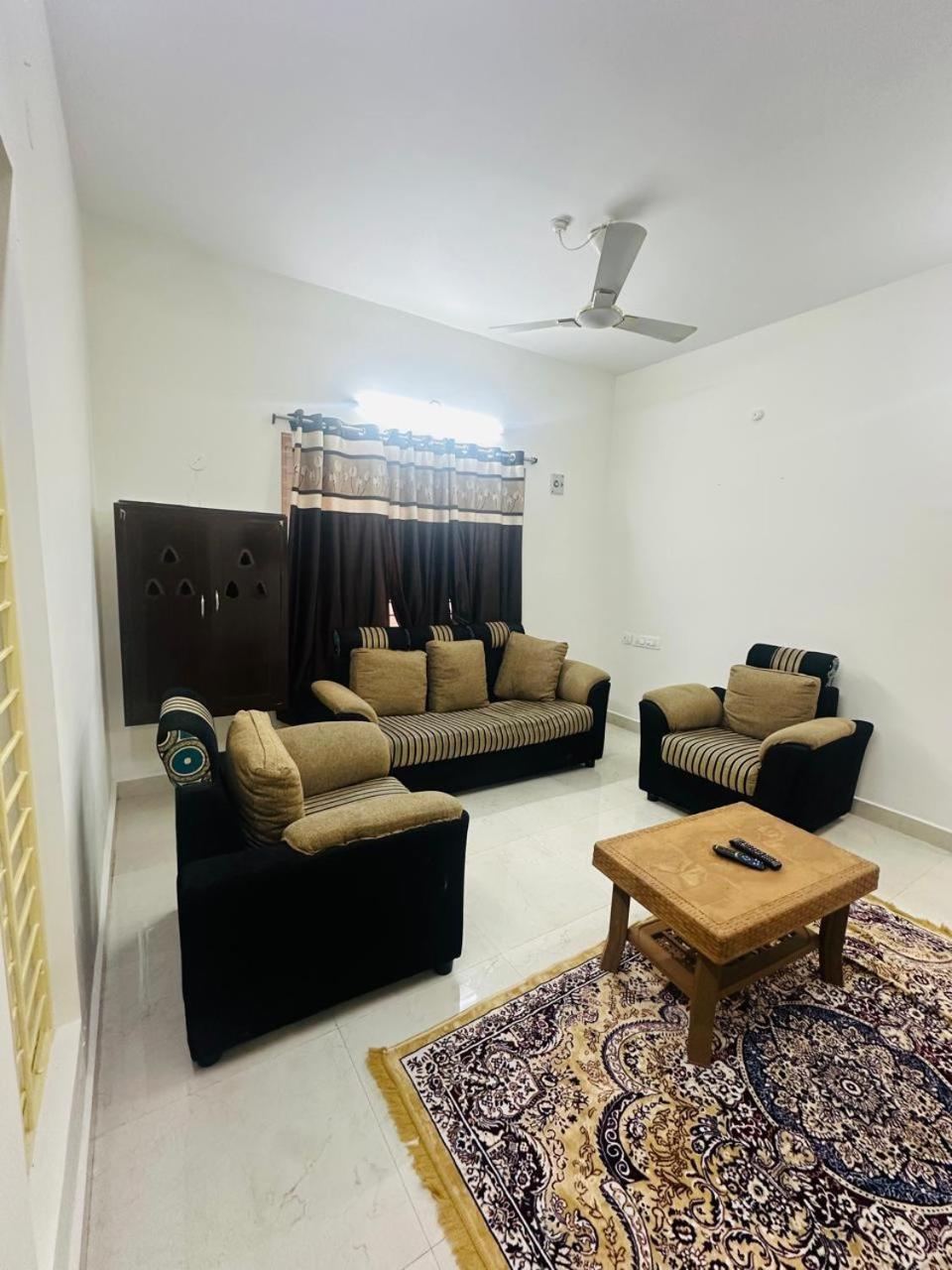 Tirupati Svp Homestay, Luxury Ac 2Bhk Flats, Free Wifi ,Tv, Kitchen, Near To Alipiri Fly Over & Highway,Free Ac Cab Pickup From Tirupati Railway Station, Airport Exterior photo